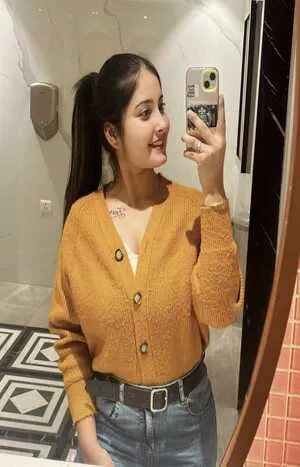 young call girl in Chanakyapuri