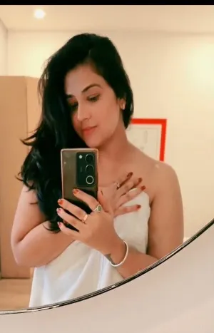 call girl in Chanakyapuri