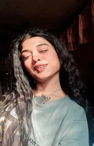 VIP call girl in Chanakyapuri
