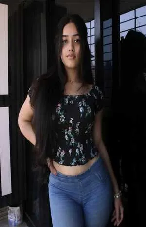 call girl service in Chanakyapuri