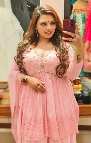 call girl in Chanakyapuri